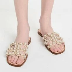 Sam Edelman Bay 22 Sandals - Medium in Sand for women